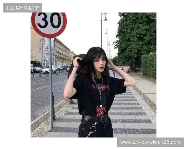 欧美足球球星帅气头像集合展示,聚焦球场英姿与个性魅力 欧美足球球星帅气头像集合展示,聚焦球场英姿与个性魅力