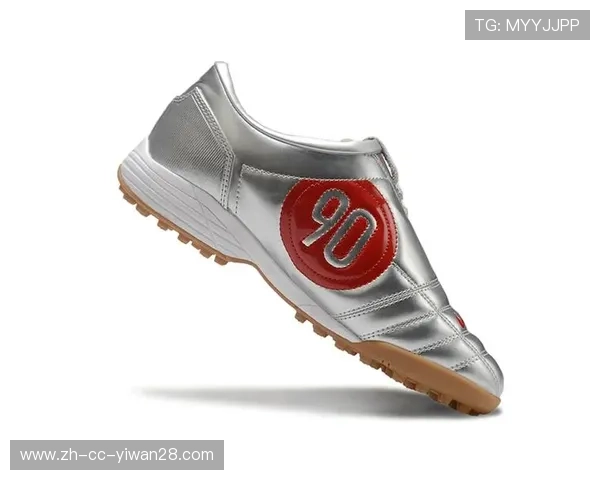 足球明星们的运动鞋选择大揭秘你不知道的球场内外鞋履偏好