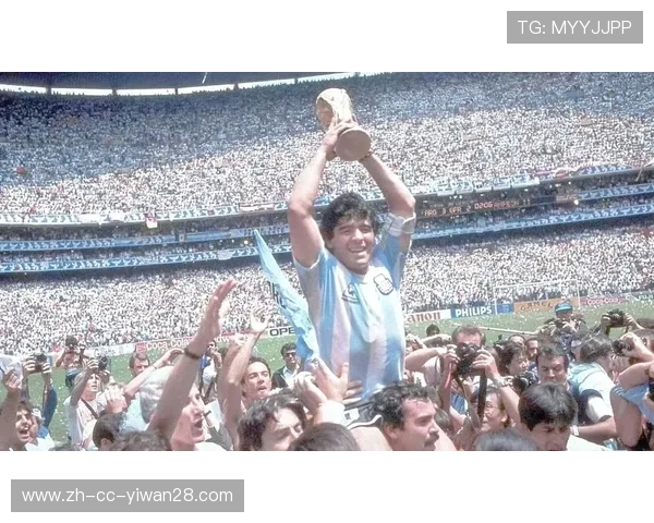 阿根廷足球传奇球星的辉煌历程与成就回顾 阿根廷足球传奇球星的辉煌历程与成就回顾